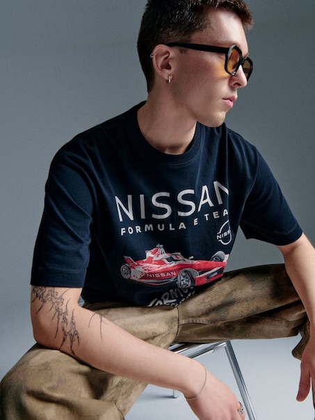 Póló mintával Nissan