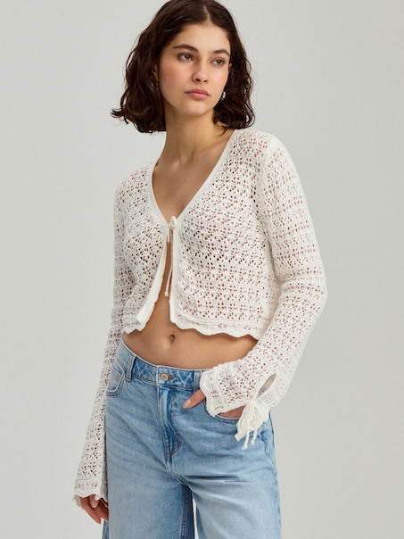 Kremowy kardigan bawełniany typu crochet