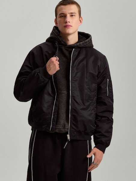 Ocieplana kurtka bomber regular fit czarna