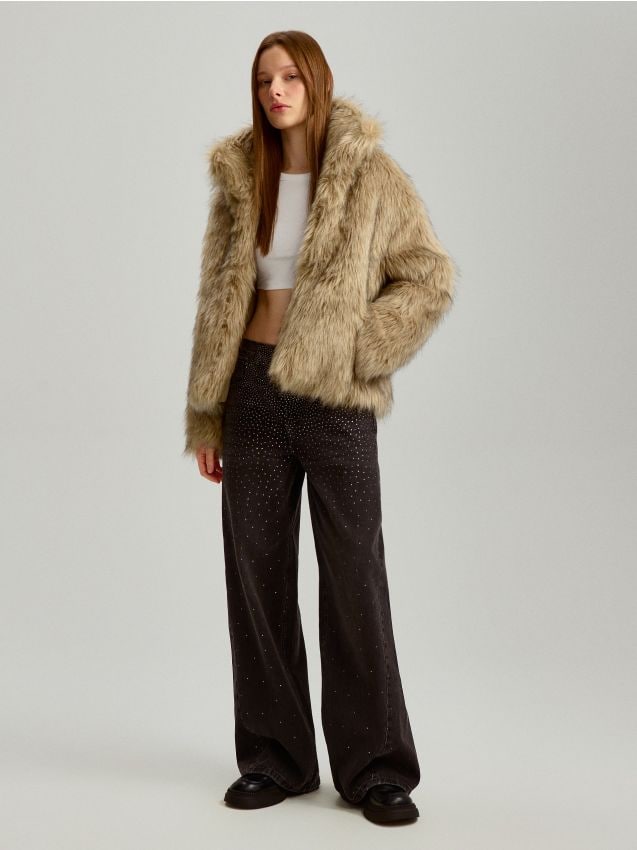 Μπουφάν από ψεύτικη γούνα