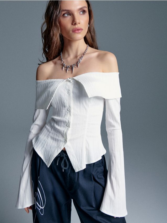 Camicia da donna a righe bianche e blu in tessuto stretch – Alea Fashion Industries