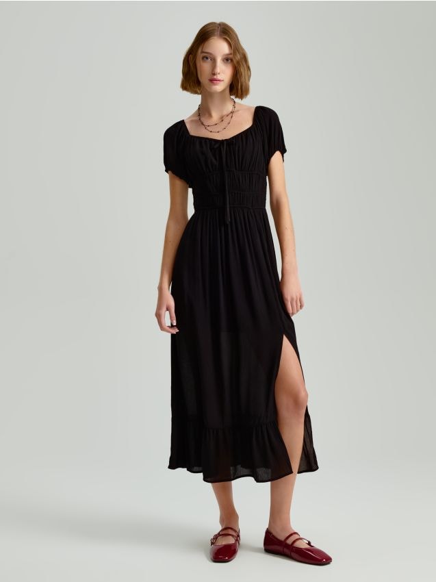 Φόρεμα midi με φουσκωτό μανίκι