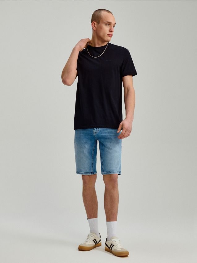 Niebieskie szorty jeansowe slim fit z efektem sprania